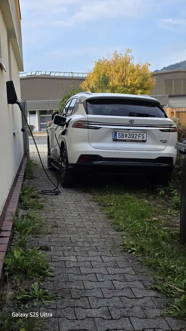 MG EHS 1.5T-GDI PHEV Luxury - 1