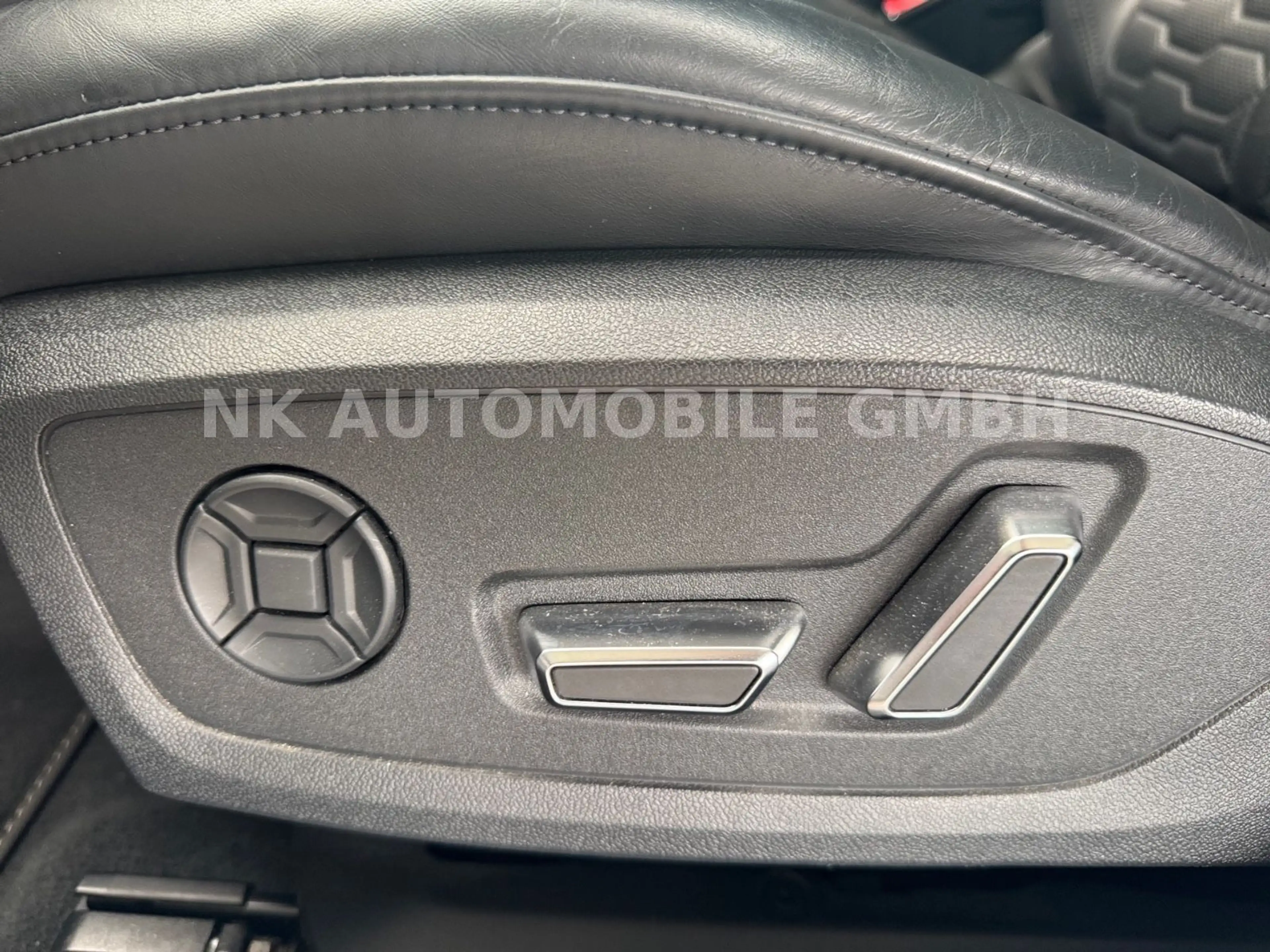 Audi RS6 Avant 4.0 TFSI*PANO*B&O*KERAMIK*HUD*NIGHT — photo 13