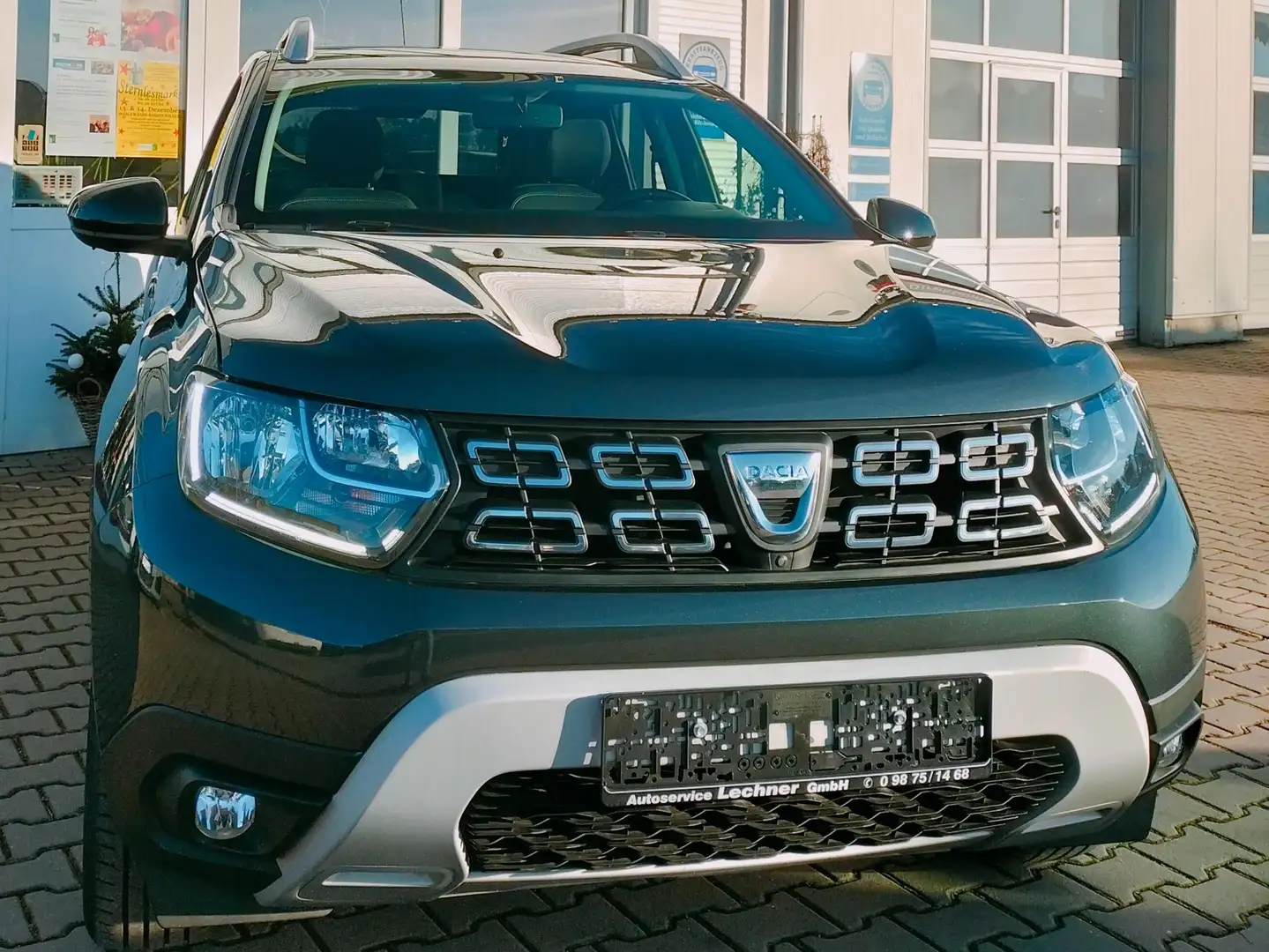 Dacia Duster Celebration Grau - 2
