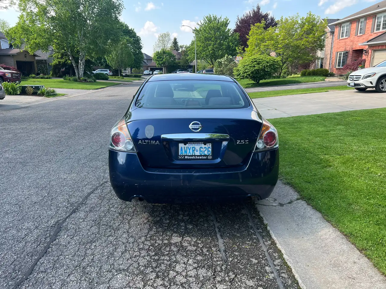 Nissan Altima снимка Nissan Altima