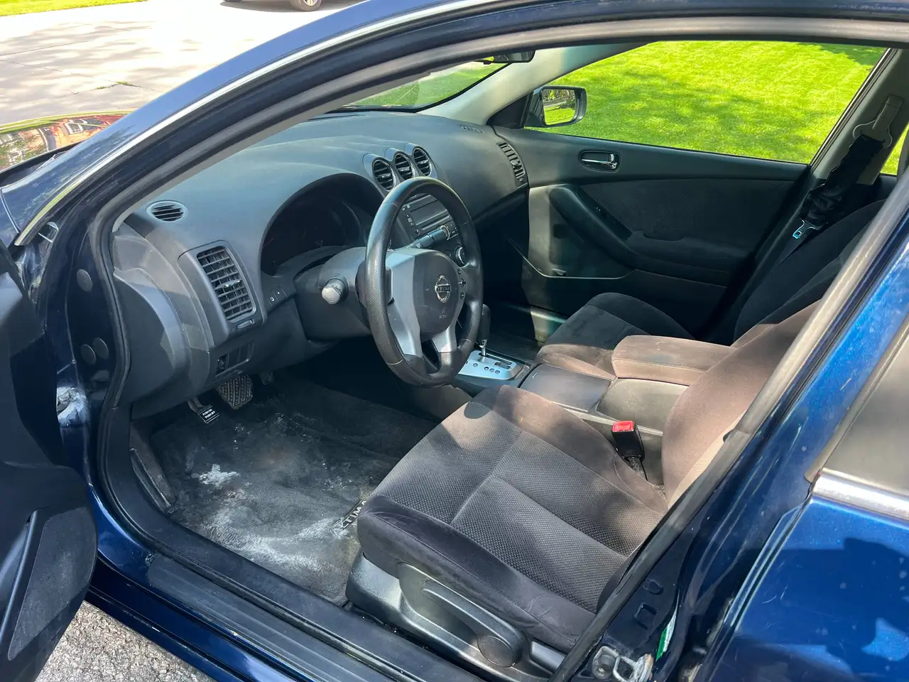 Nissan Altima снимка Nissan Altima