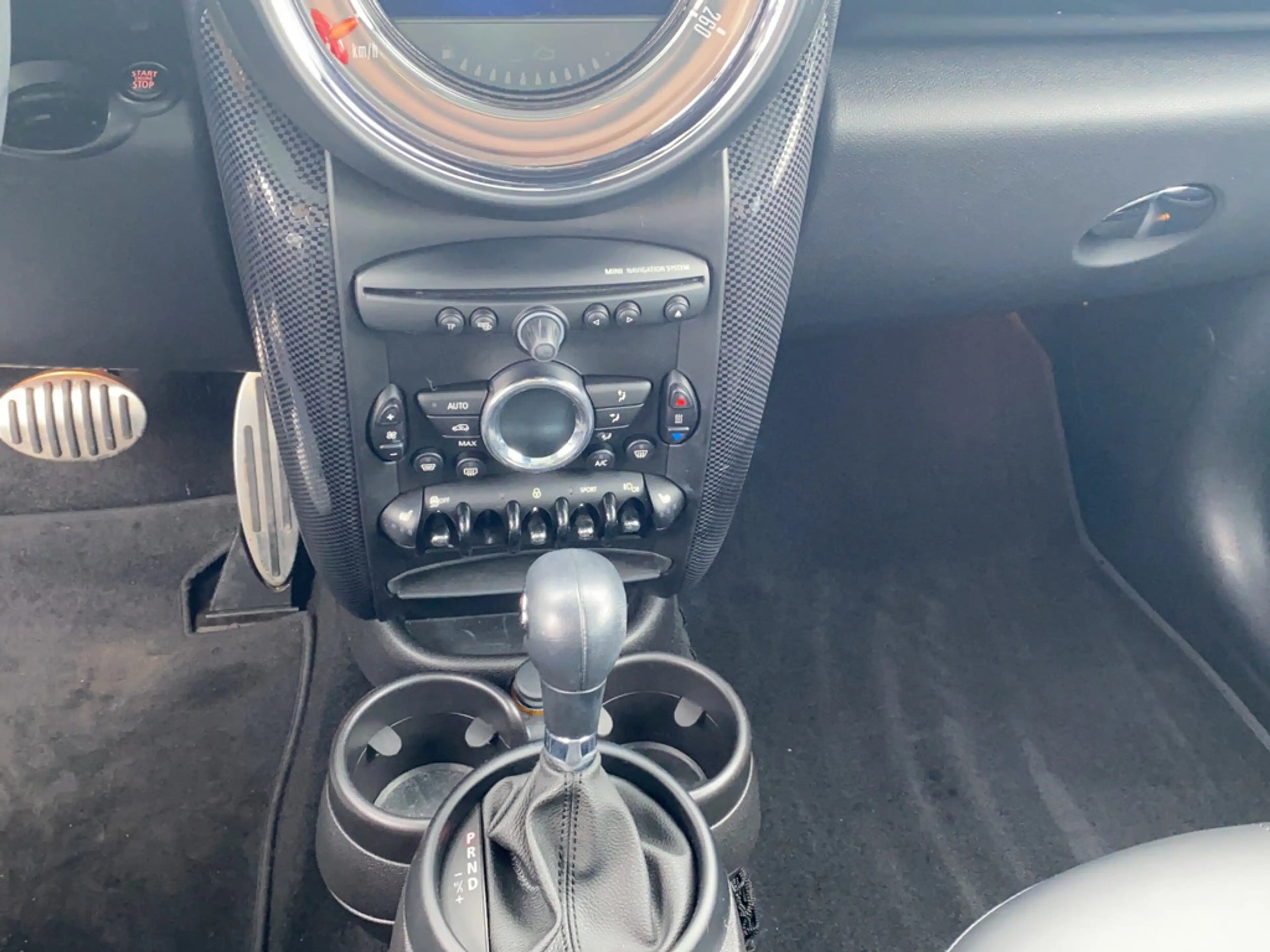 MINI Cooper SD Countryman — photo 14