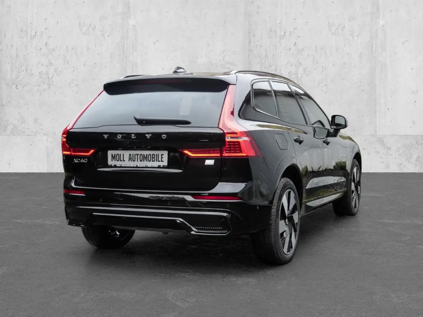 Volvo XC60 Plus Dark Recharge Plug-In Hybrid AWD T8 Twin Engi Schwarz - 2