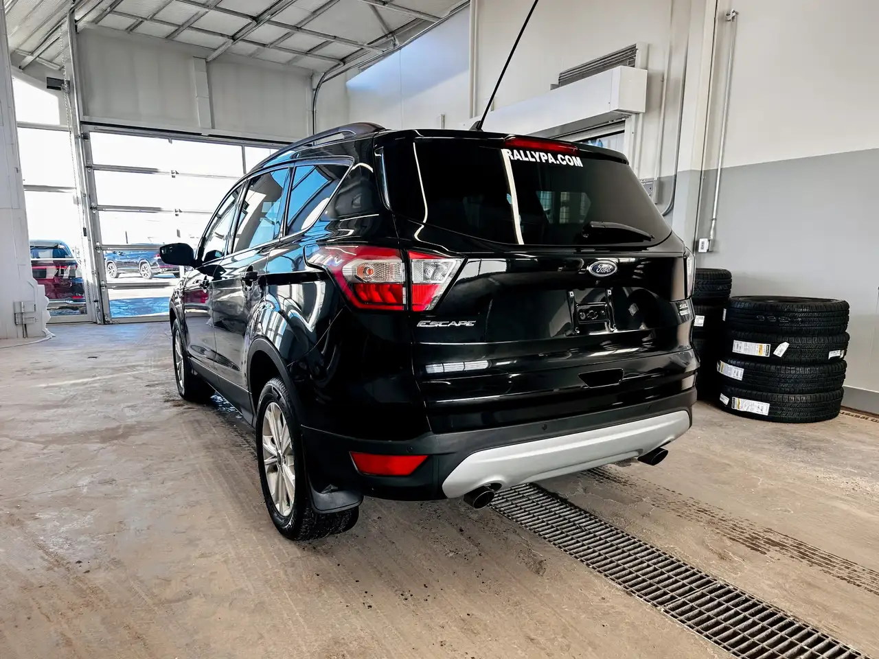 Ford Escape снимка Ford Escape
