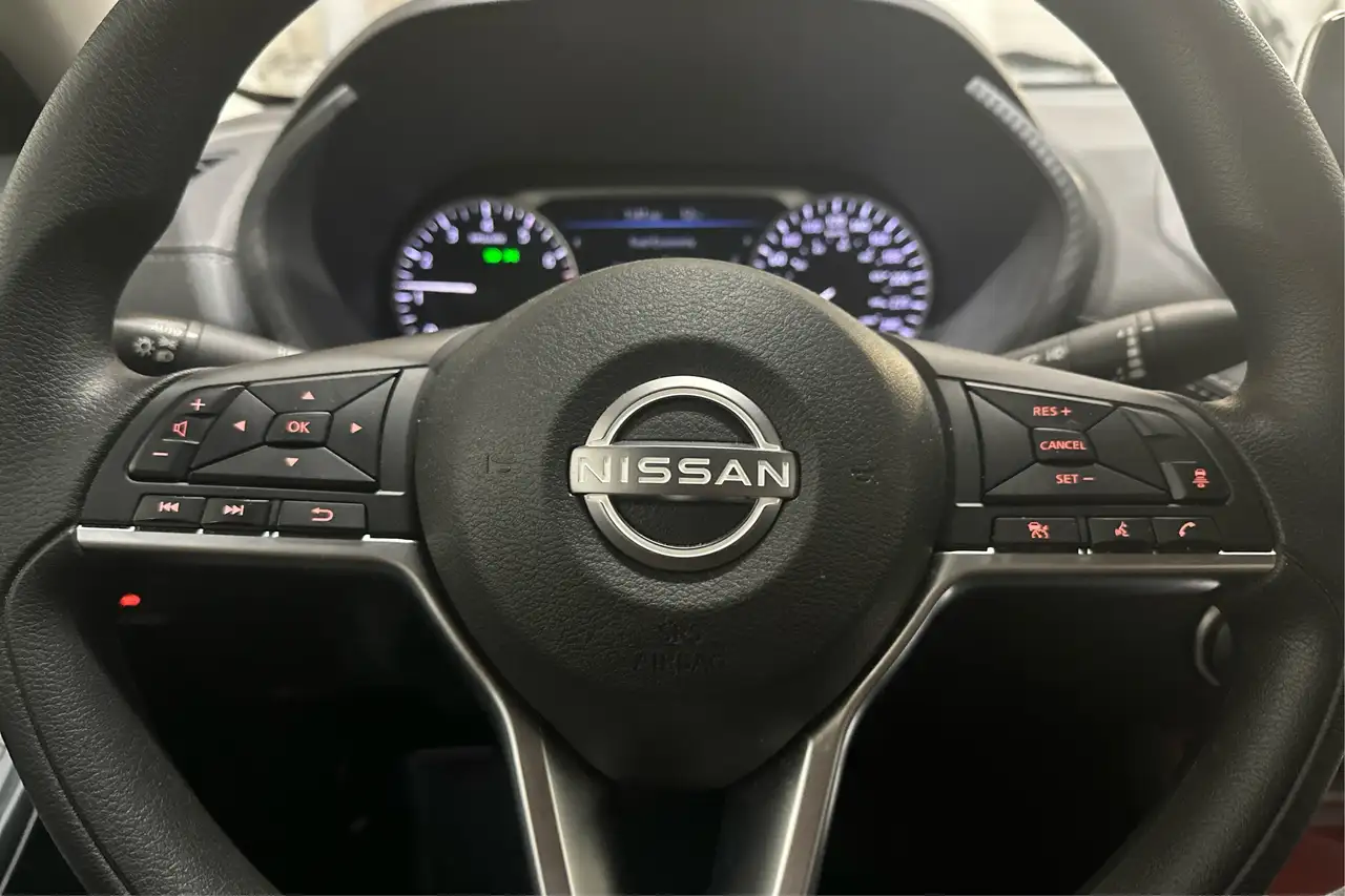 Nissan Sentra снимка Nissan Sentra