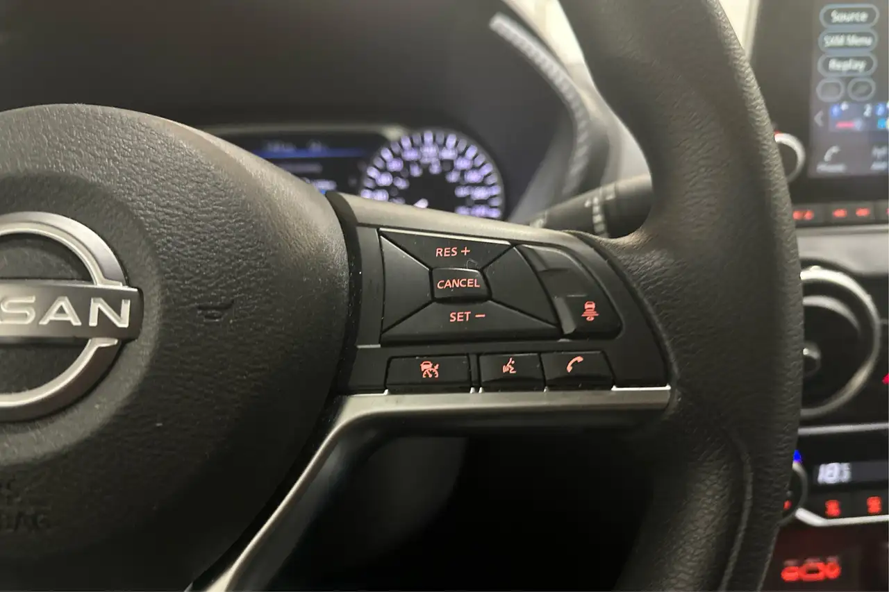 Nissan Sentra снимка Nissan Sentra