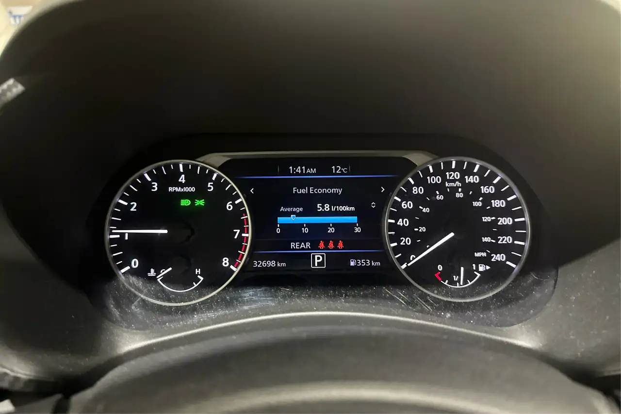 Nissan Sentra снимка Nissan Sentra