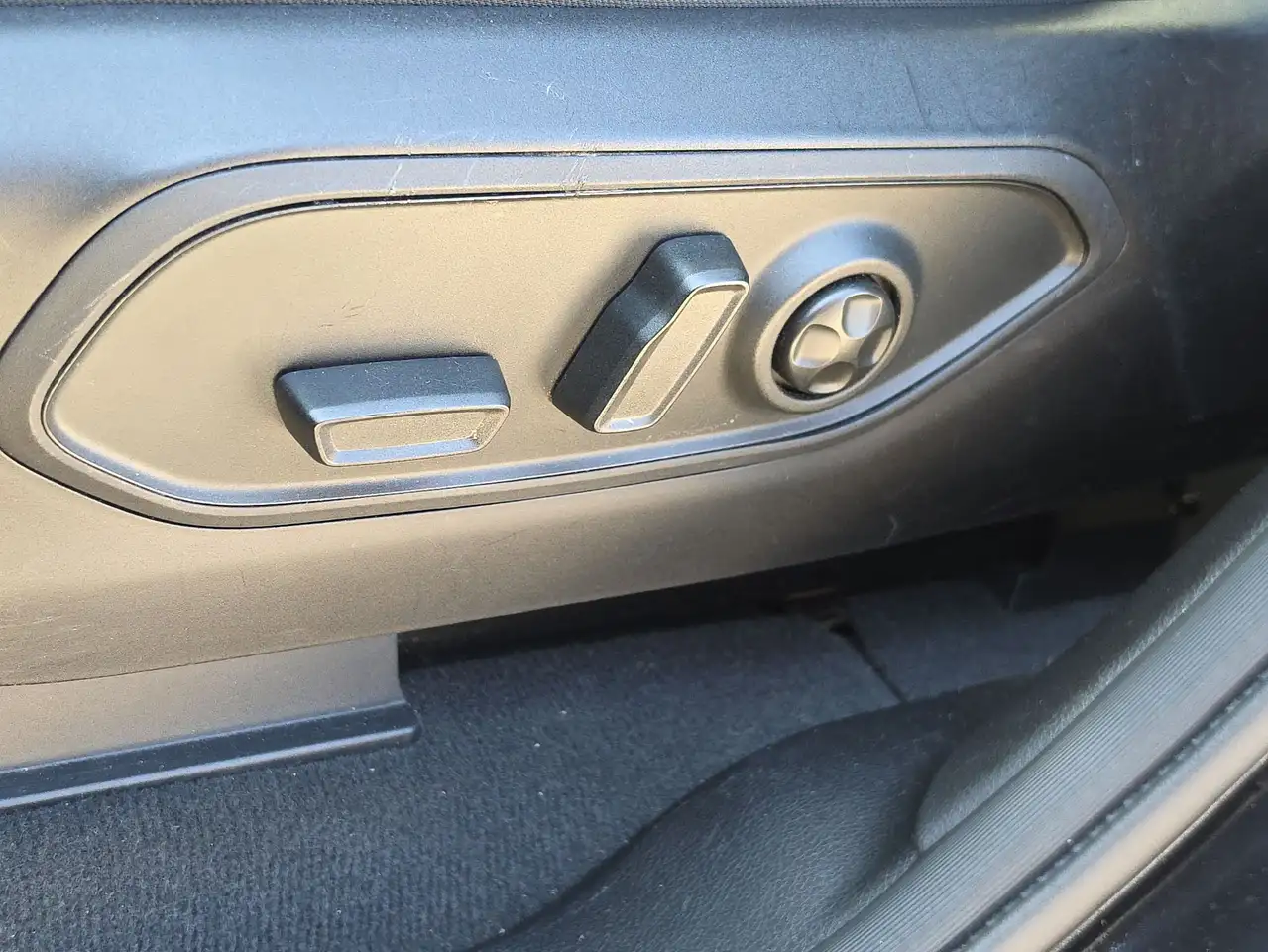 Jeep Grand Cherokee photo Jeep Grand Cherokee