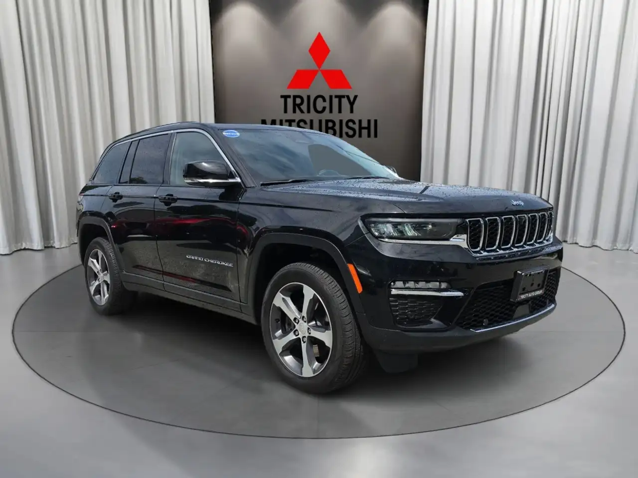 Jeep Grand Cherokee photo Jeep Grand Cherokee