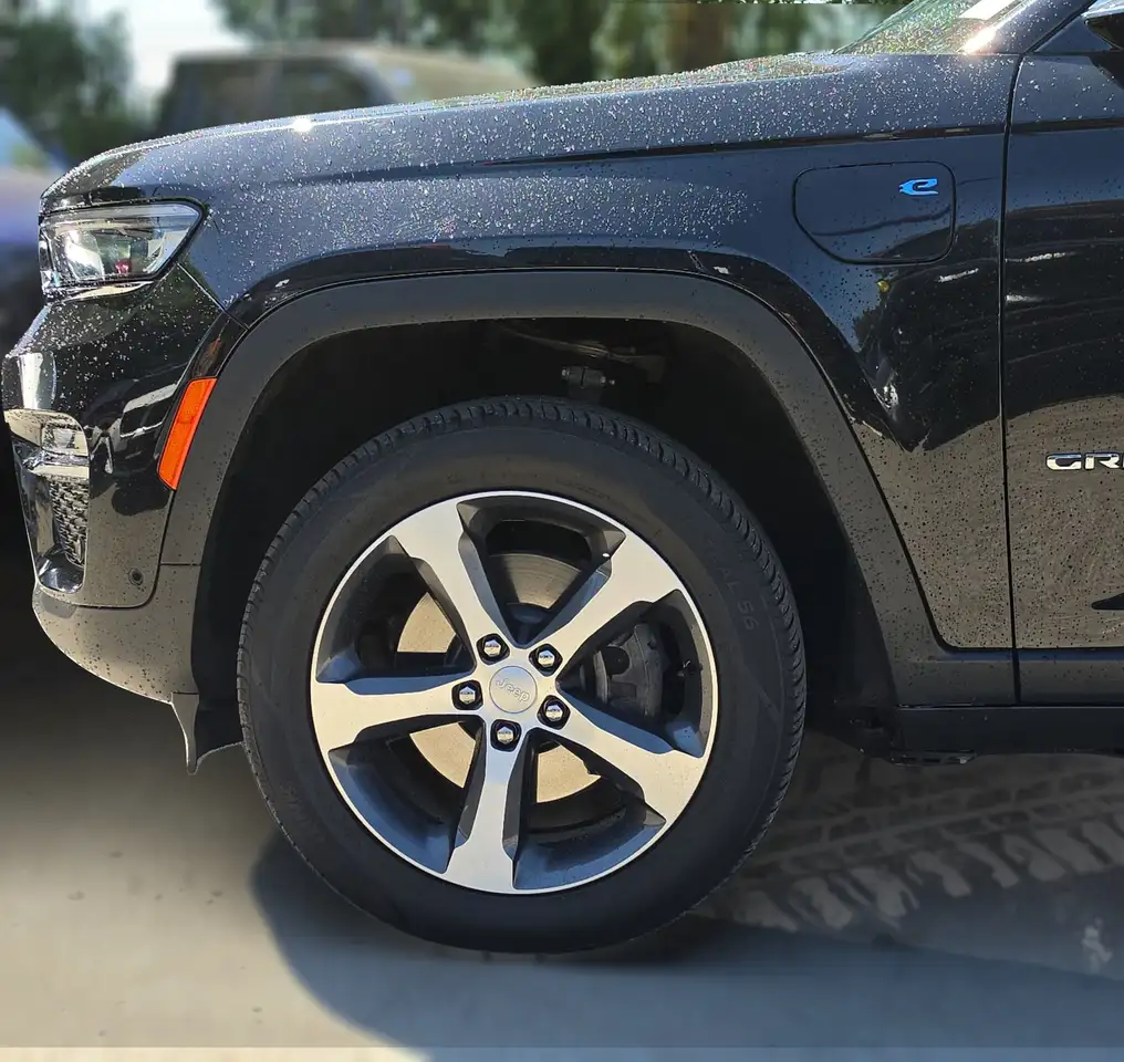 Jeep Grand Cherokee photo Jeep Grand Cherokee