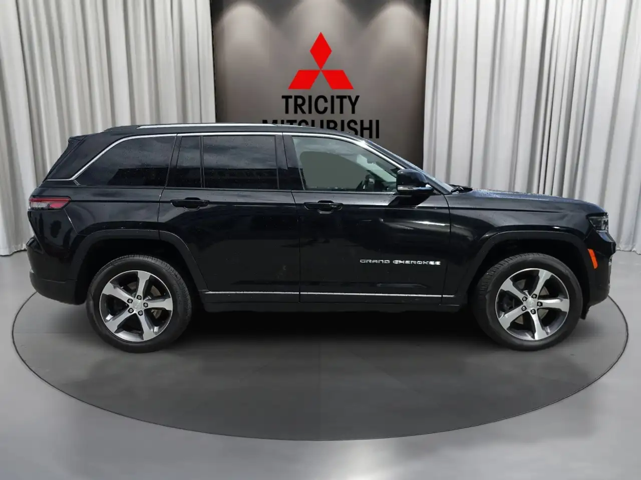 Jeep Grand Cherokee photo Jeep Grand Cherokee