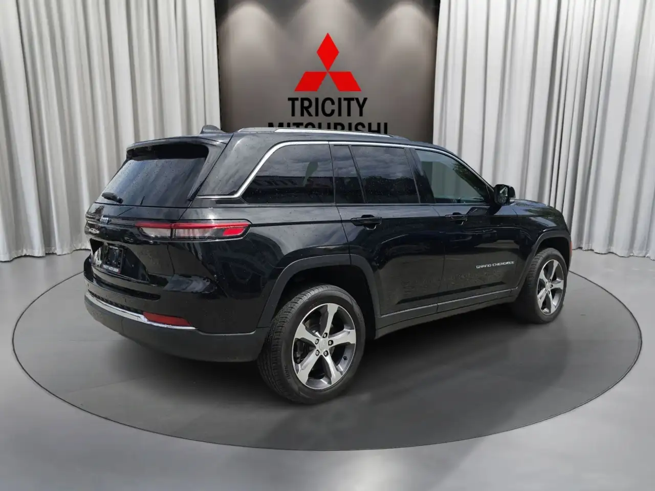 Jeep Grand Cherokee photo Jeep Grand Cherokee