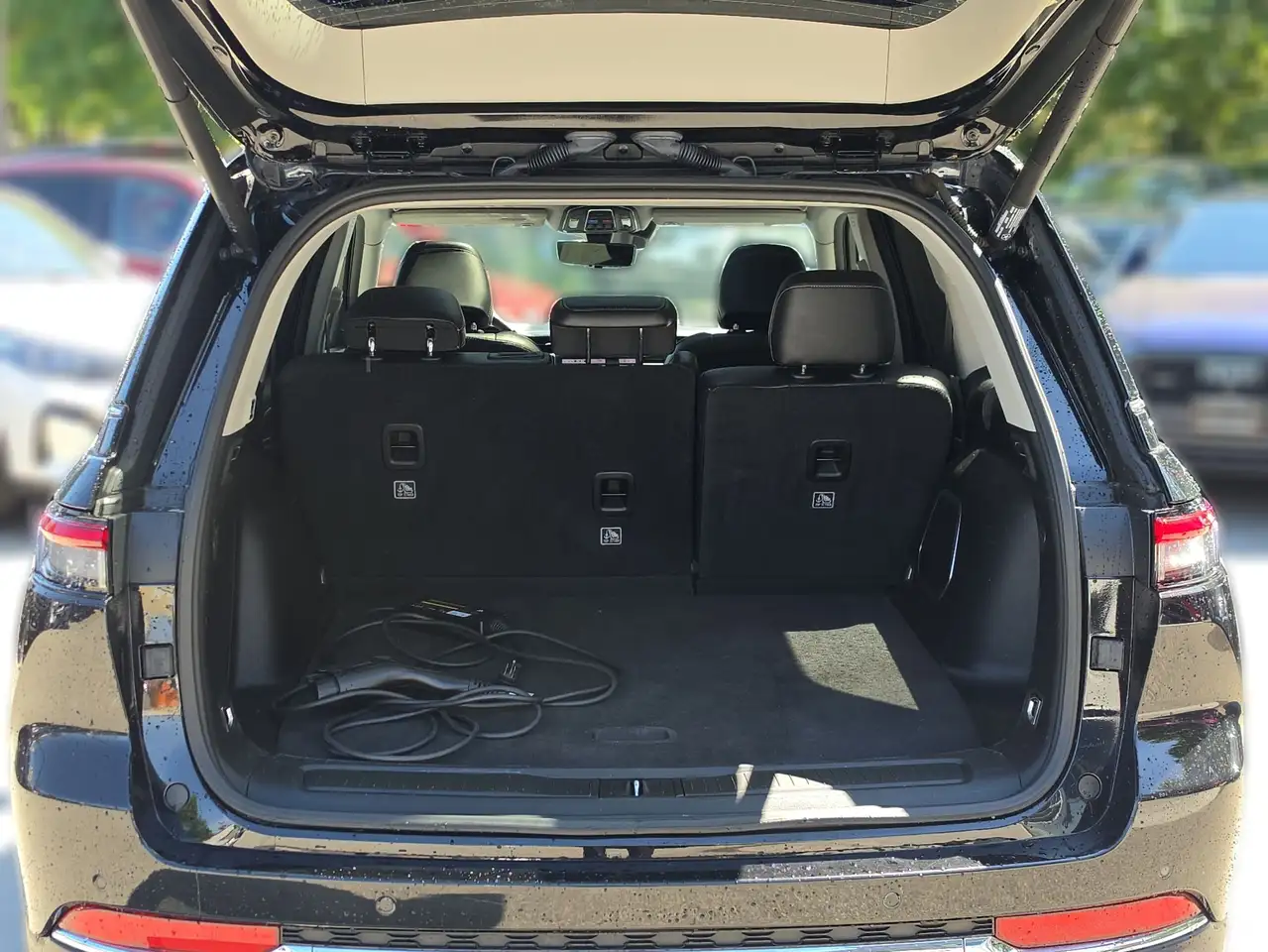 Jeep Grand Cherokee photo Jeep Grand Cherokee