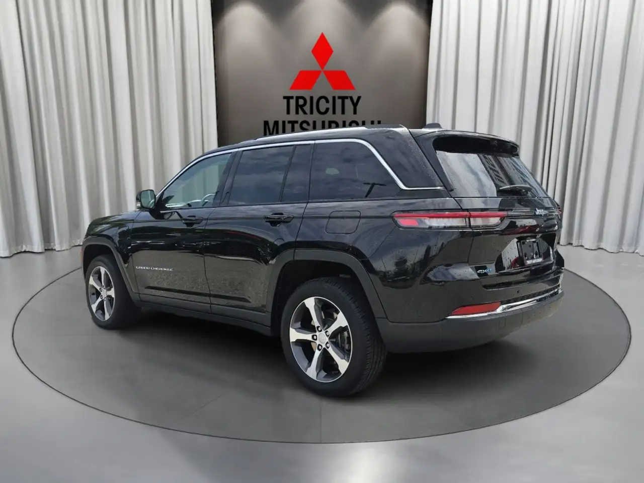 Jeep Grand Cherokee photo Jeep Grand Cherokee
