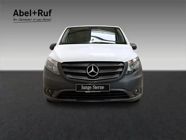 Mercedes-Benz Vito view 2