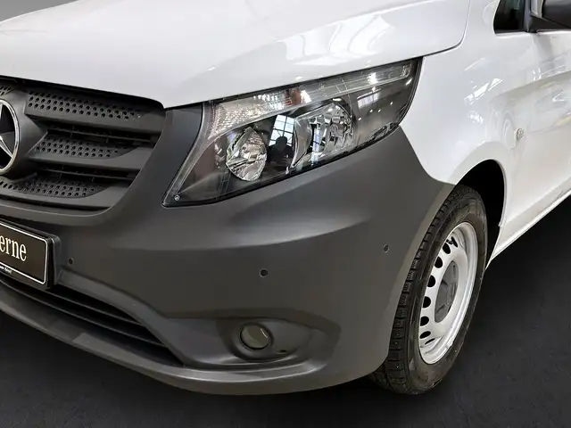 Mercedes-Benz Vito view 4