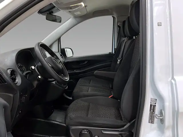Mercedes-Benz Vito view 9
