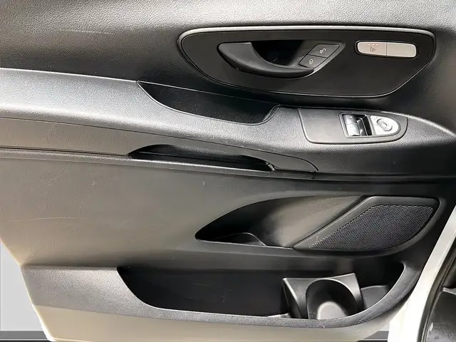 Mercedes-Benz Vito view 13
