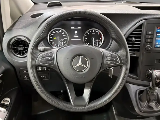 Mercedes-Benz Vito view 14