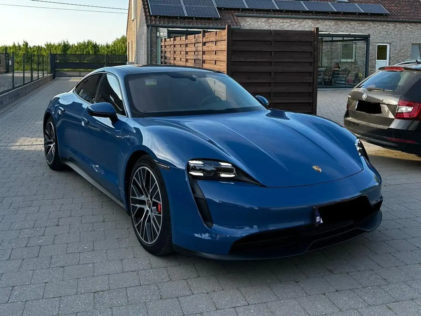Porsche Taycan Taycan Performancebatterie Plus Modrá - 1