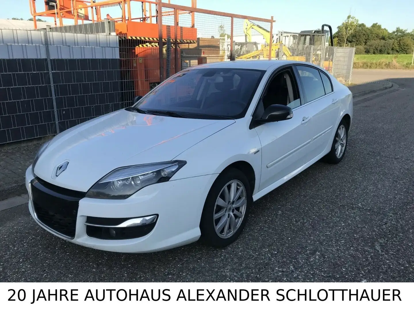 Renault Laguna III 2,0 dCi  Limo; BOSE Edition Weiß - 2