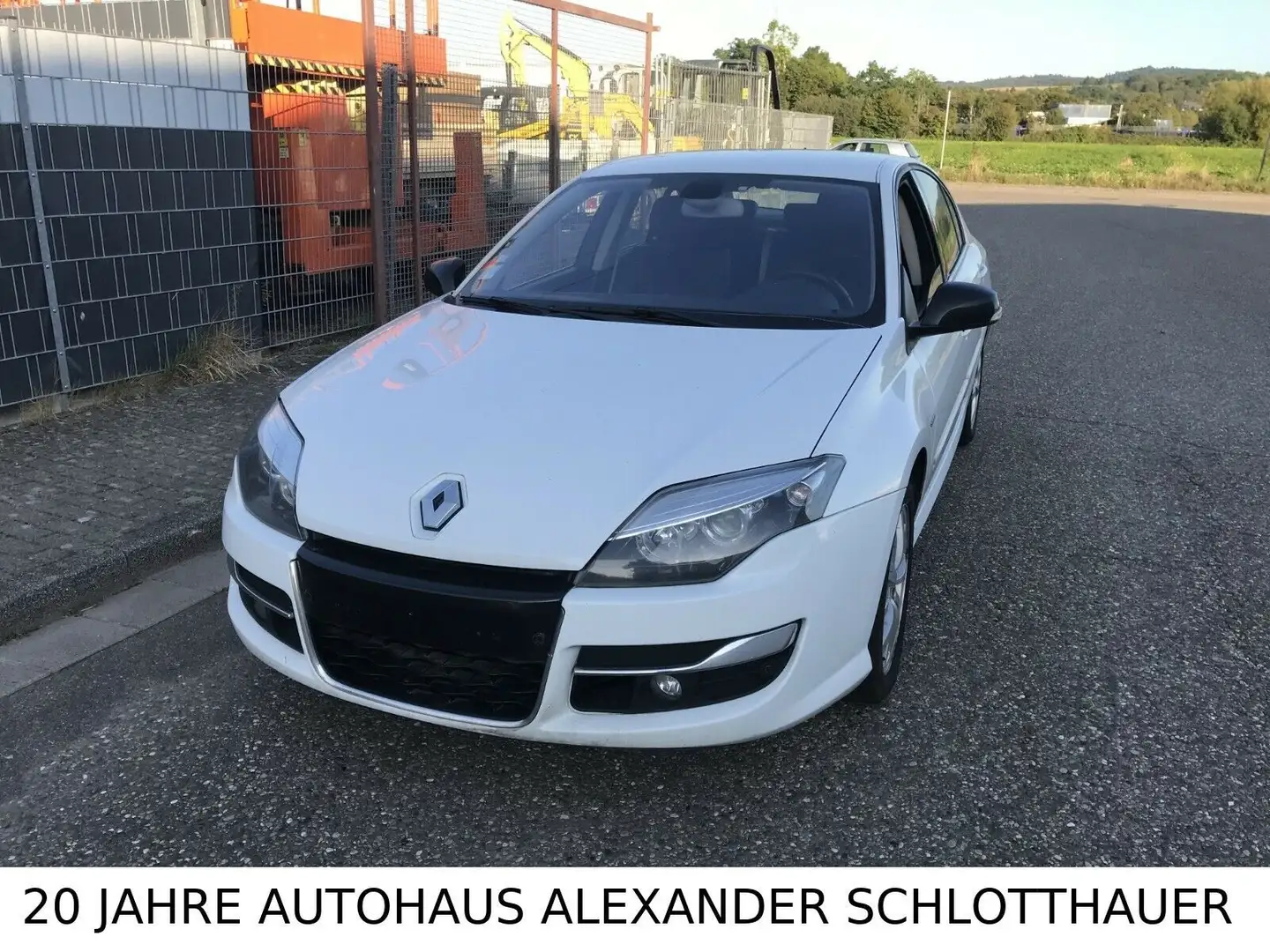 Renault Laguna III 2,0 dCi  Limo; BOSE Edition Weiß - 1