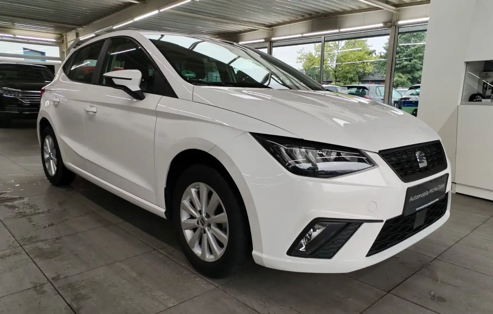 SEAT Ibiza *Reference*Klima*Bluetooth*USB*LED*ALU* Blanc - 1