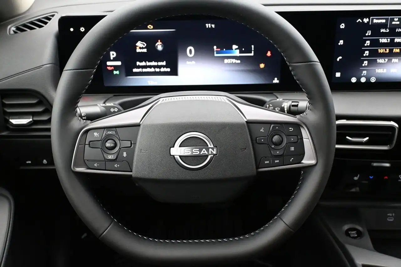 Nissan Sentra снимка Nissan Sentra