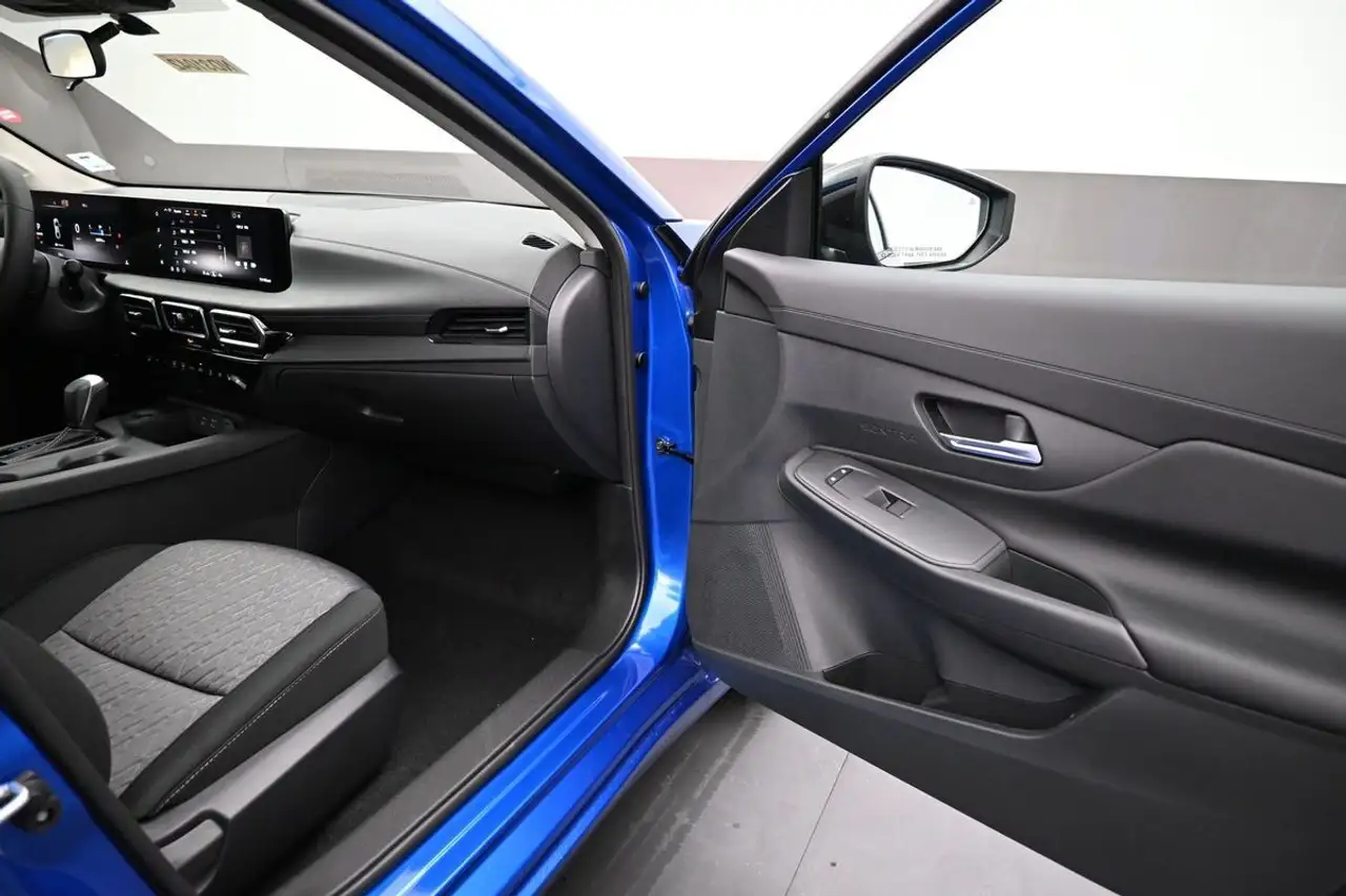 Nissan Sentra снимка Nissan Sentra