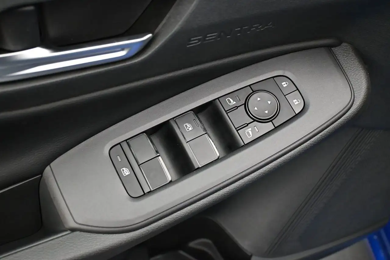 Nissan Sentra снимка Nissan Sentra