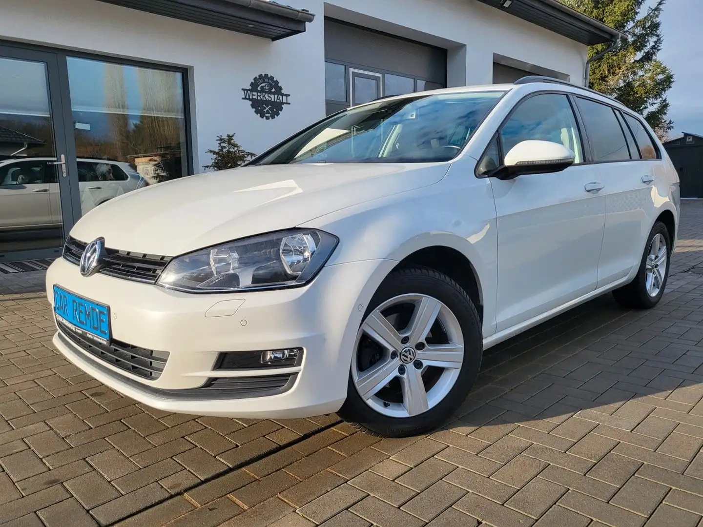 Volkswagen Golf VII Variant Comfortline BMT*PDC*SHZ*ALU* Weiß - 1