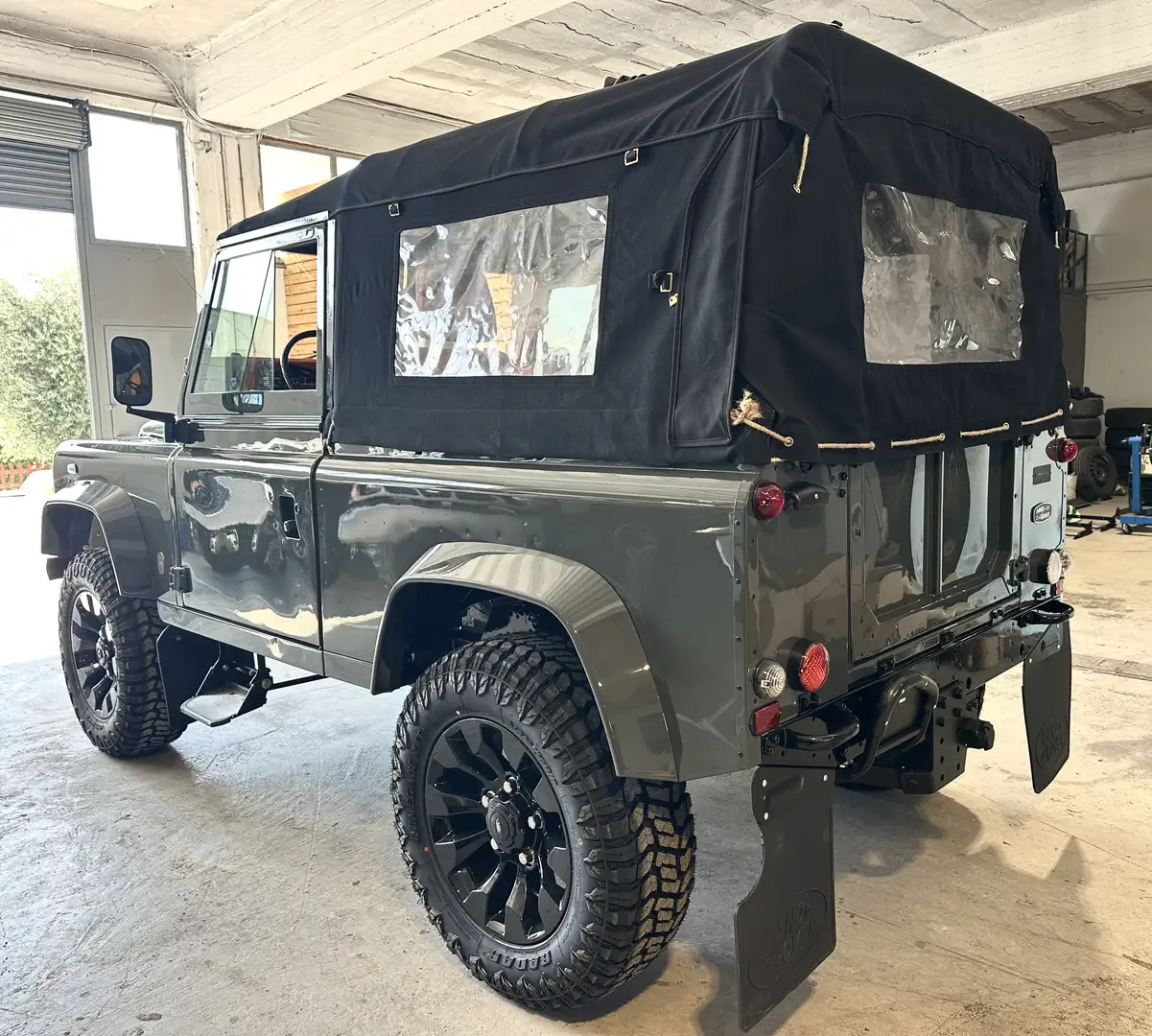 Land Rover Defender 6.2 V8 Hermes Einzelstück 425 PS Grau - 1