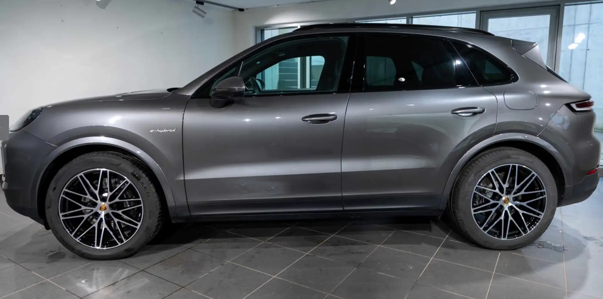 Porsche Cayenne E-Hybrid facelift Neupreis 141.600€ uch andere Grau - 1