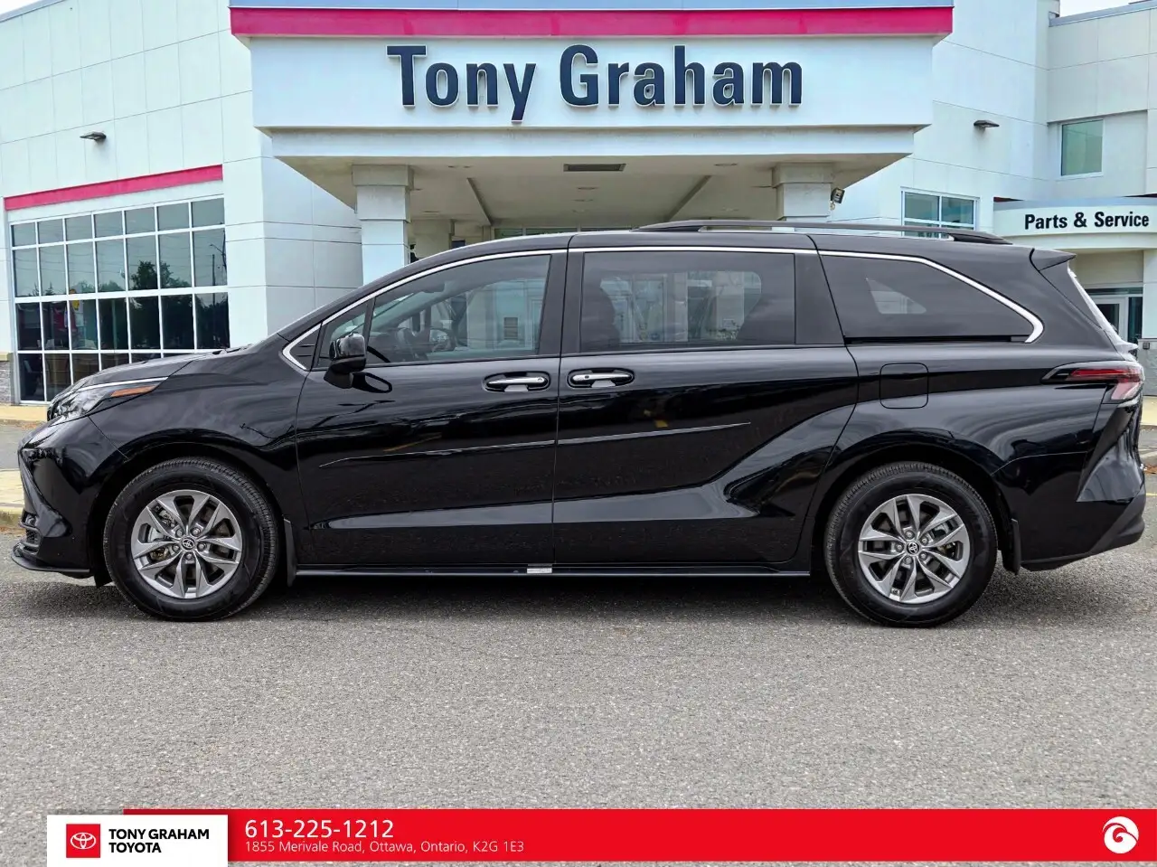 Toyota Sienna снимка Toyota Sienna