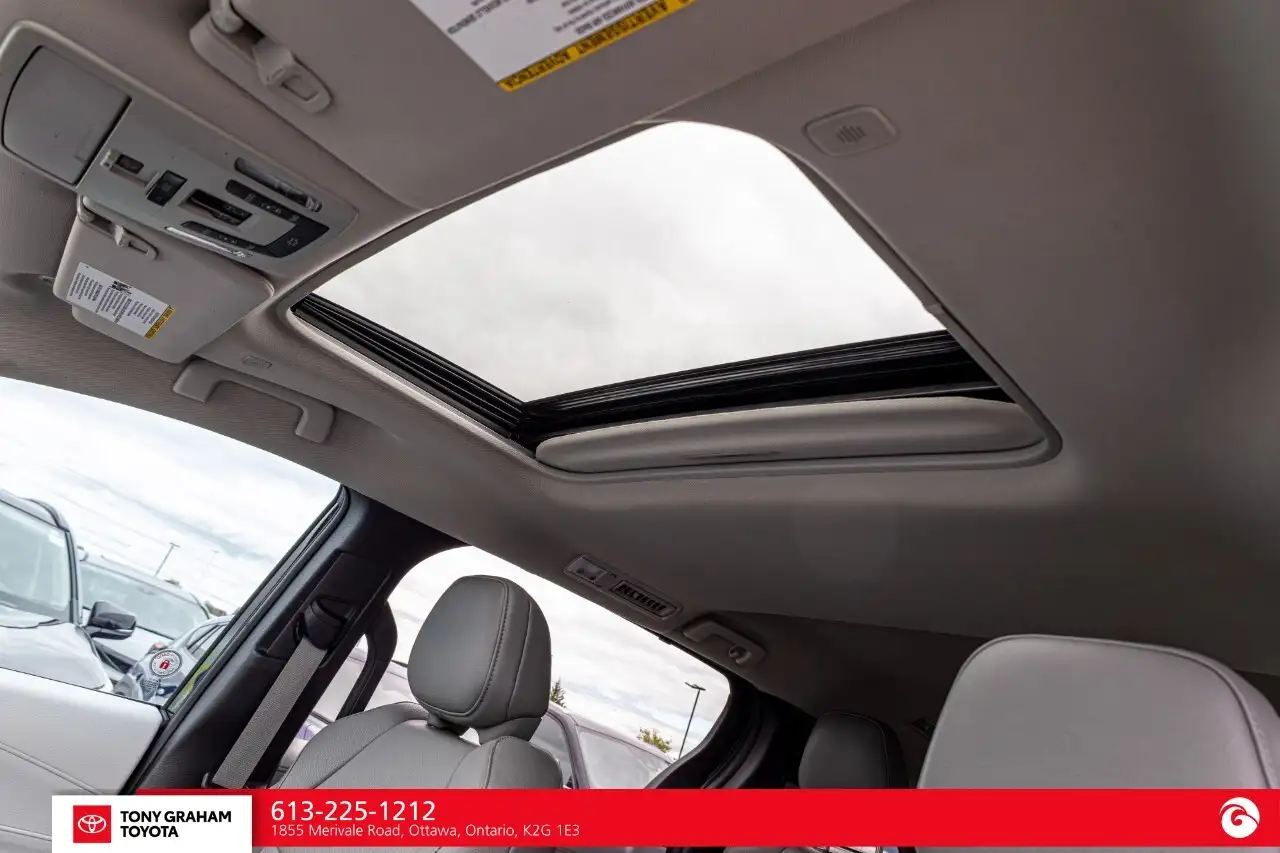 Toyota Sienna снимка Toyota Sienna