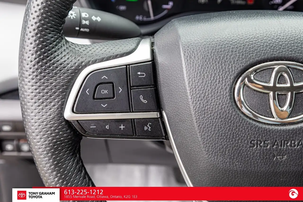Toyota Sienna снимка Toyota Sienna