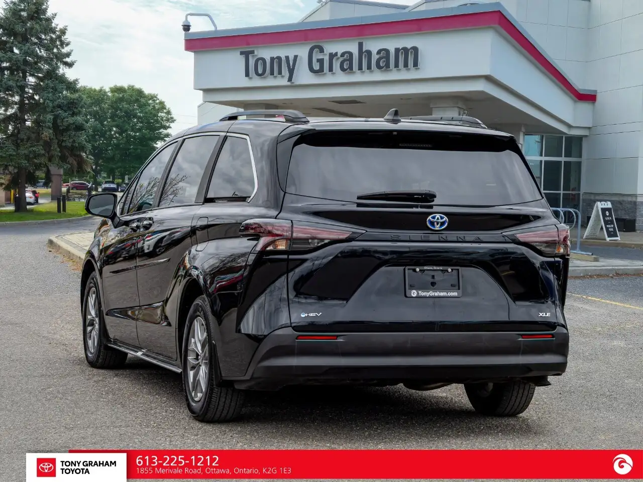 Toyota Sienna снимка Toyota Sienna