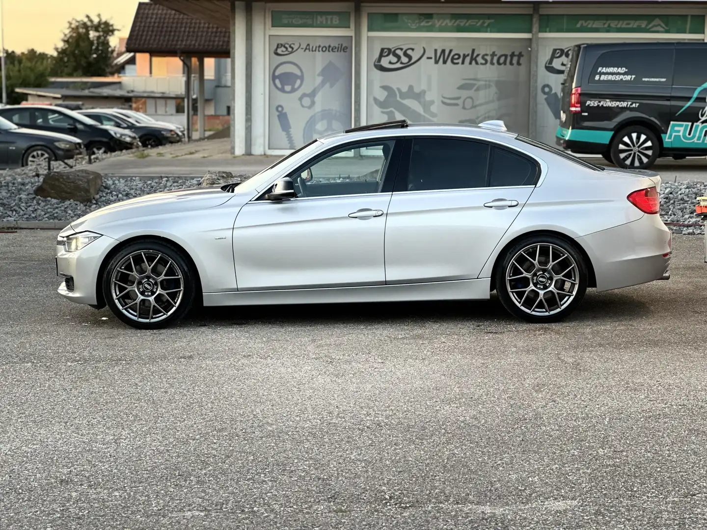 BMW 330 330 d Grau - 2