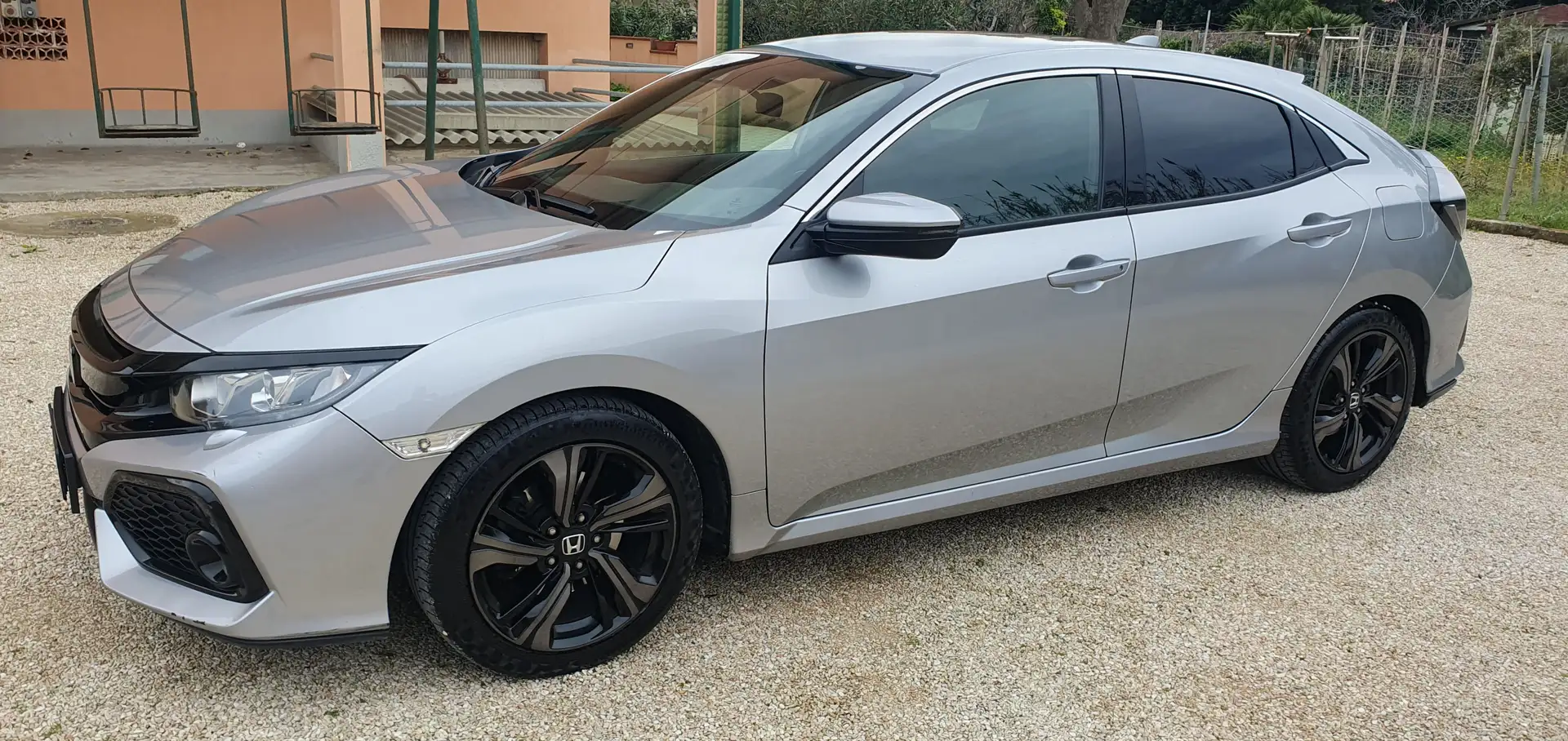 Honda Civic Civic X 2019 5p 1.6 d-tec Elegance Navi auto 120cv srebrna - 1