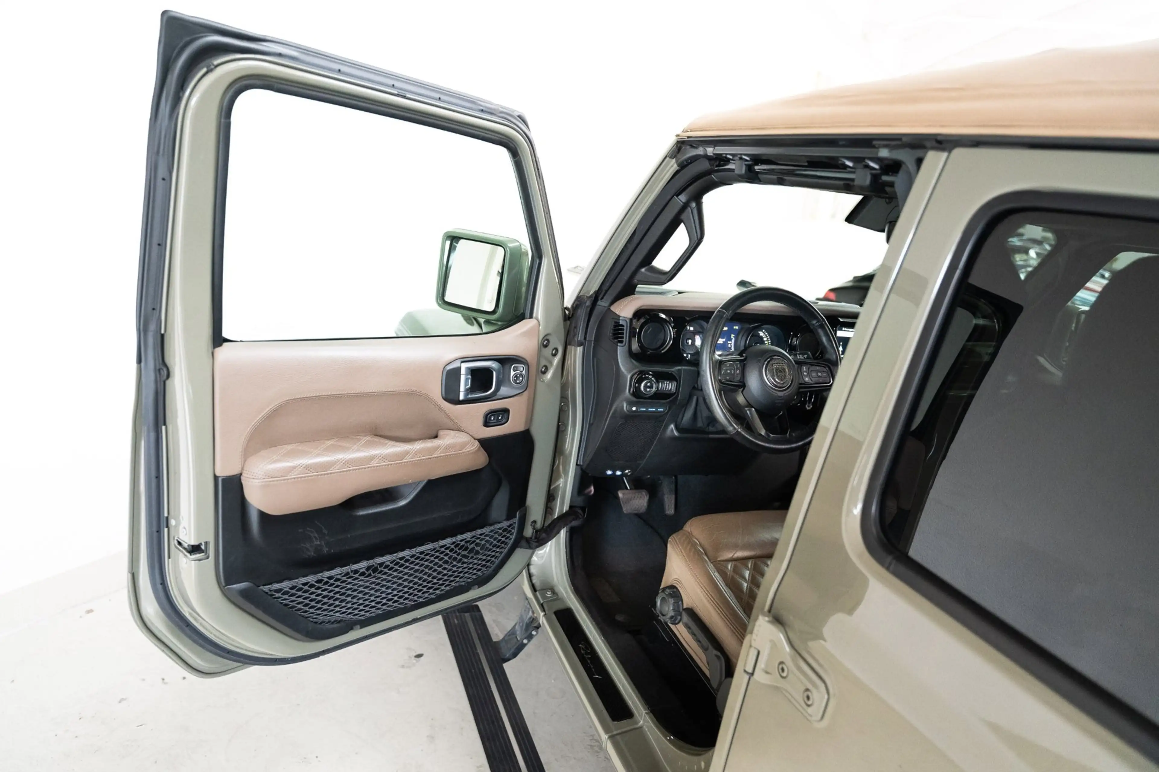 Jeep Wrangler Unlimited 4xe 380 Sahara - BRUTE - Convertible - — photo 8