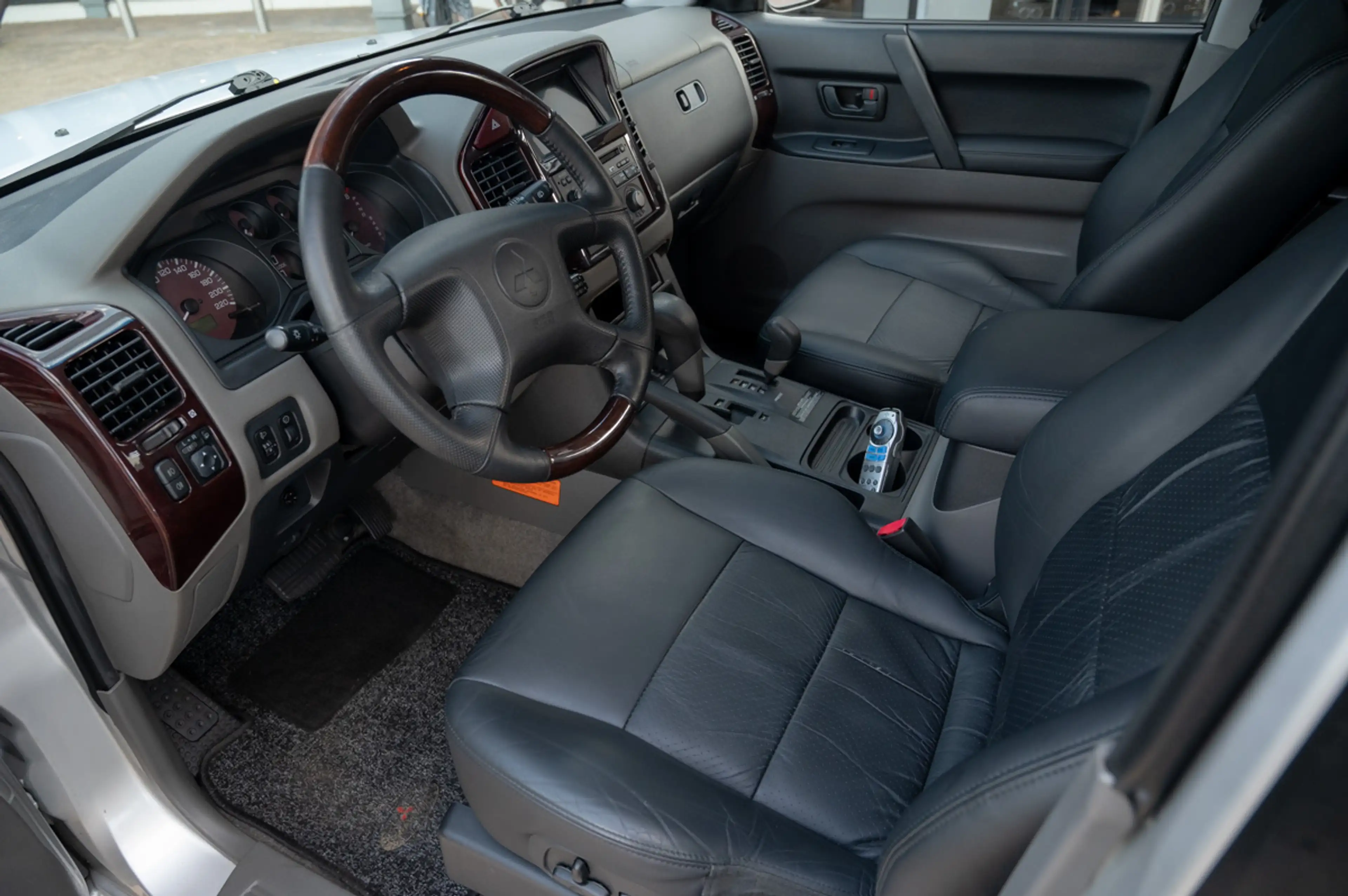 Mitsubishi Pajero 3.5 V6 GDI — photo 6