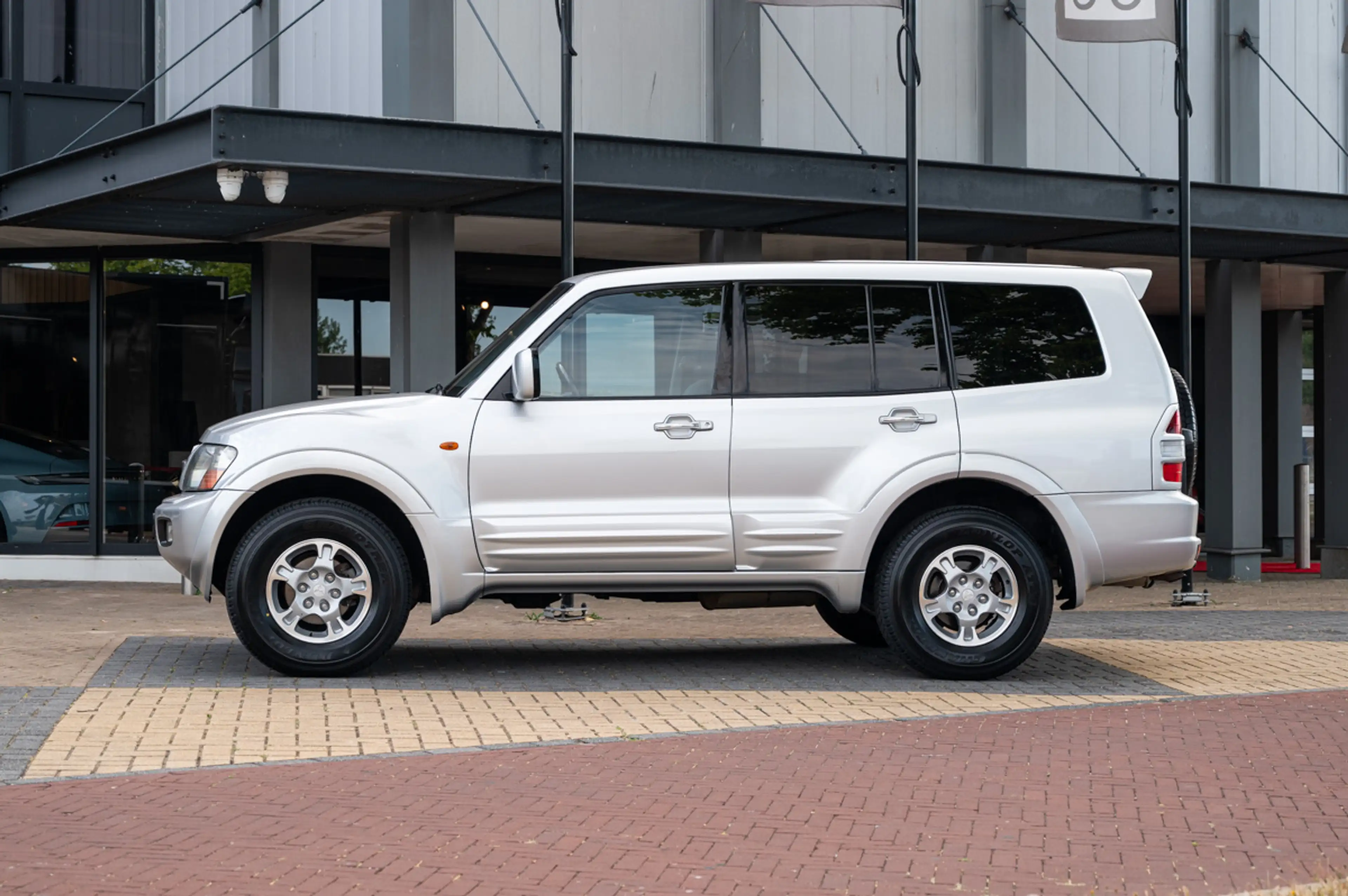 Mitsubishi Pajero 3.5 V6 GDI — photo 2