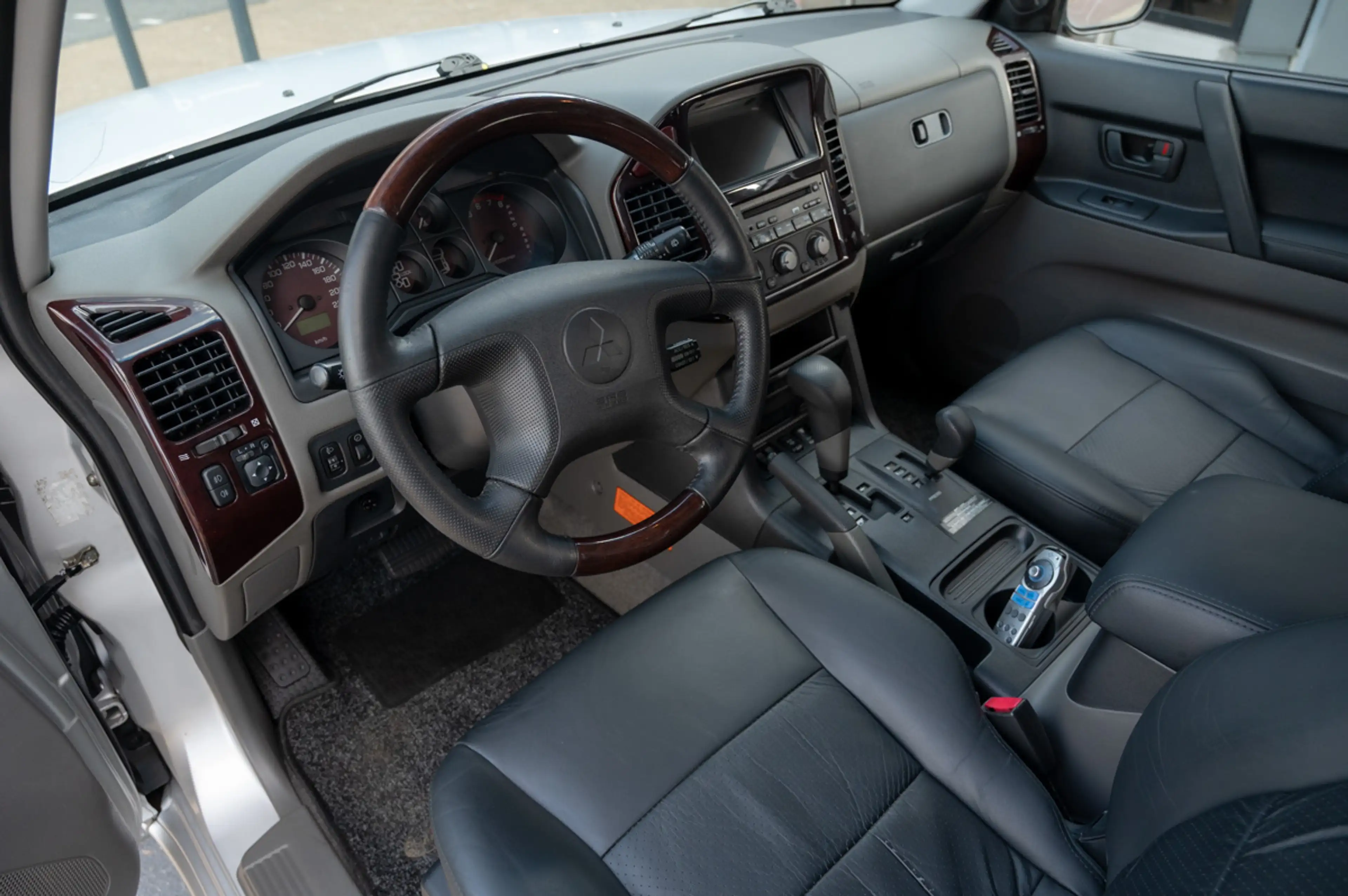 Mitsubishi Pajero 3.5 V6 GDI — photo 5