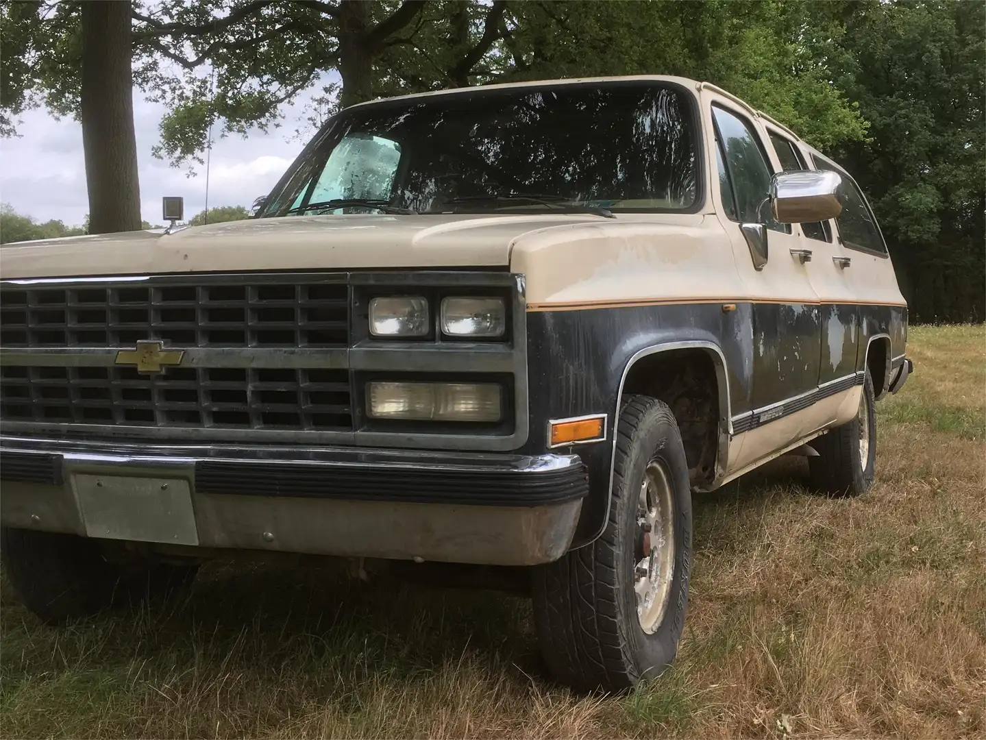GMC Suburban 2500HD 7400cc BIG BLOCK Beige - 1