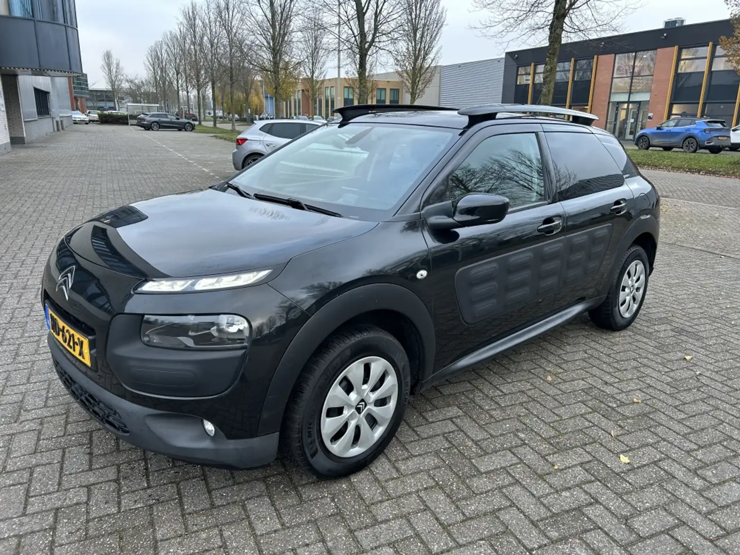 Citroen C4 Cactus 1.2 PureT. Business NAVI CAMERA CRUISE TRHK. Zwart - 1