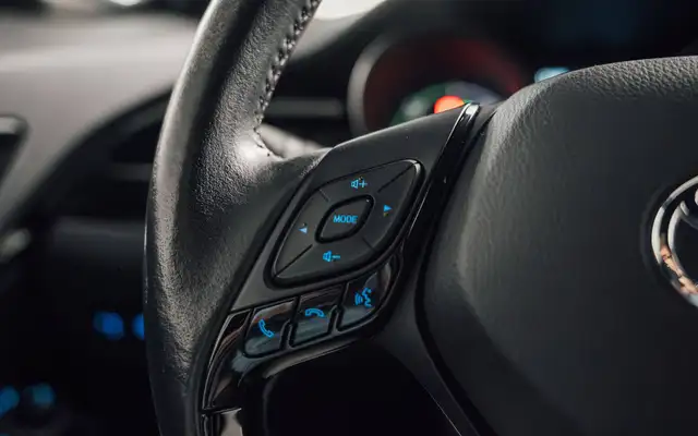 Toyota C-HR view 15
