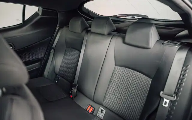 Toyota C-HR view 8