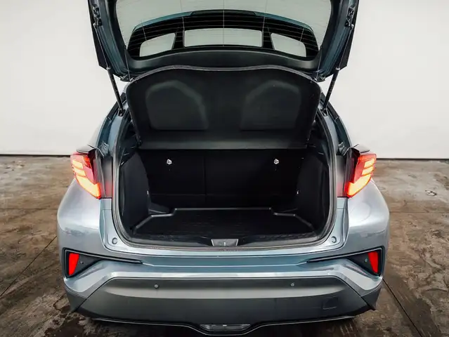 Toyota C-HR view 7