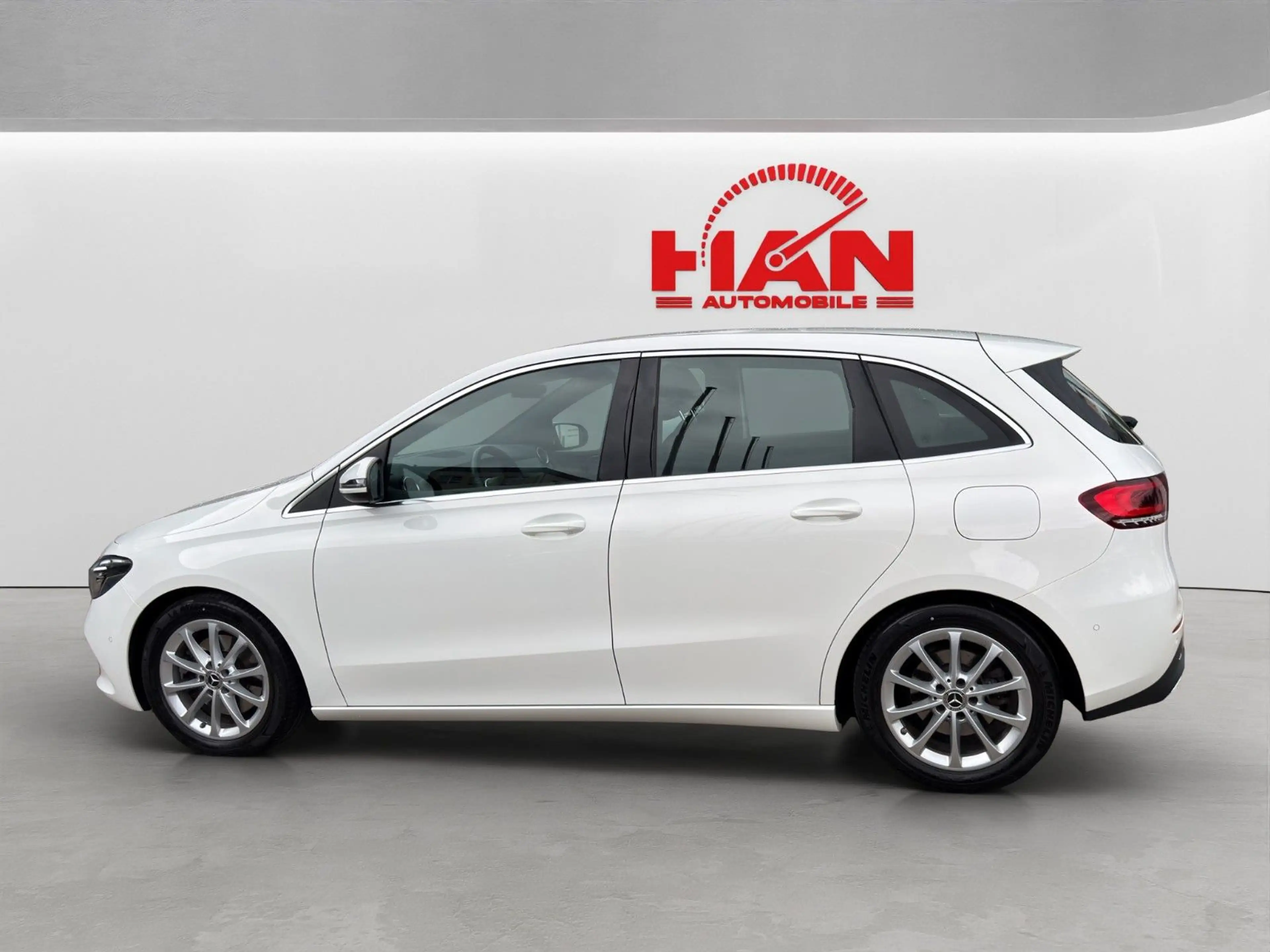 Mercedes-Benz B 220 B B 220 4Matic/Navi/Kamera/LED/Temp./AHK — photo 3