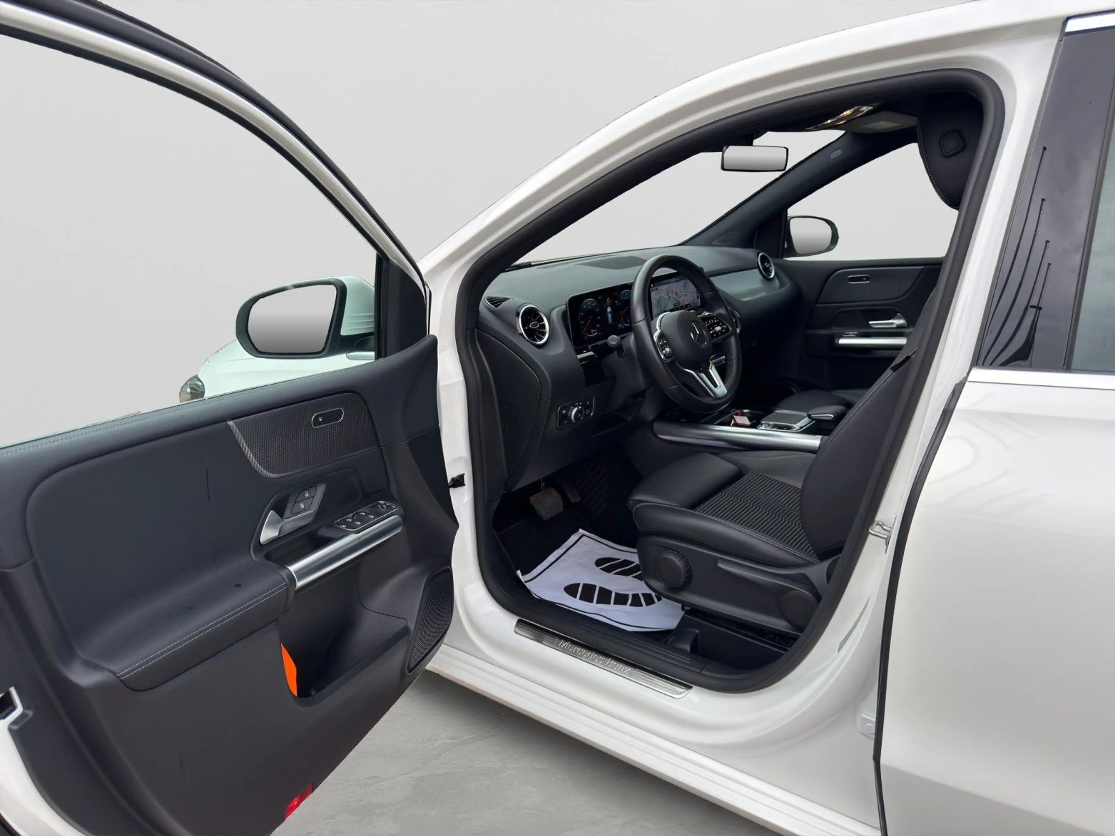 Mercedes-Benz B 220 B B 220 4Matic/Navi/Kamera/LED/Temp./AHK — photo 9